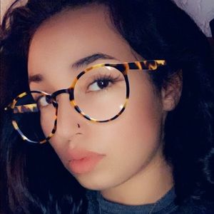 Meet your Posher, Briana